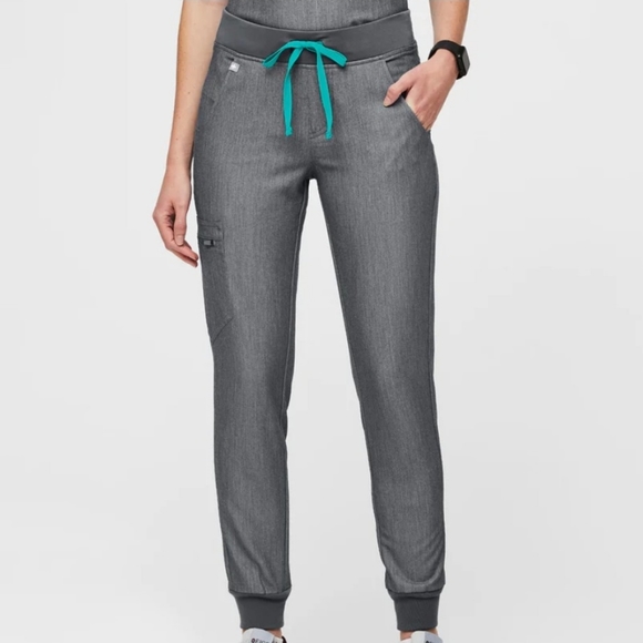 CasmaThree-Pocket Top & Zamora Jogger Pants - Graphite - Picture 3 of 3